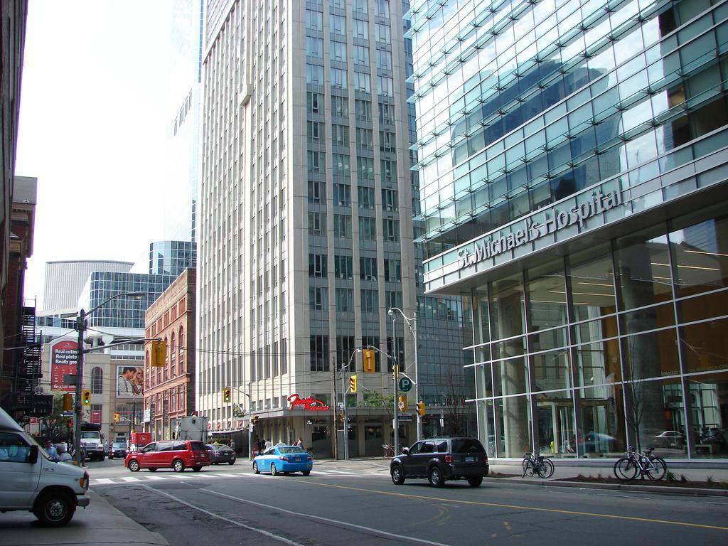 Visitor Accommodation Toronto Bagian luar foto