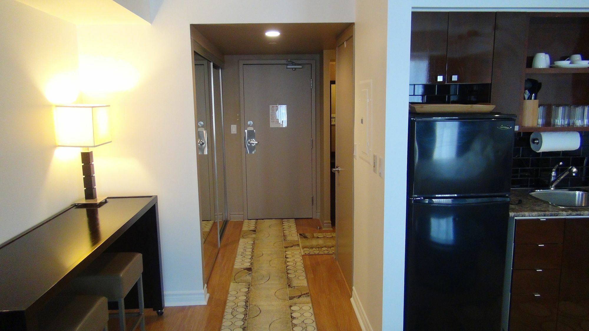 Visitor Accommodation Toronto Bagian luar foto