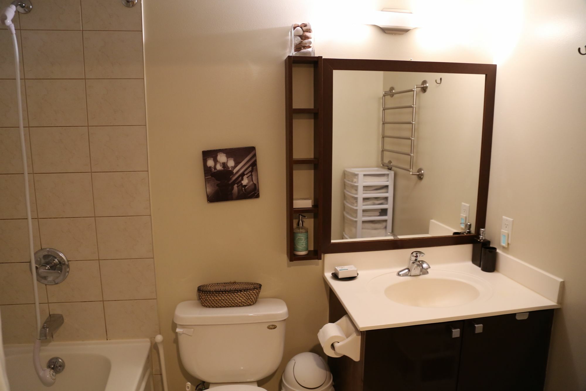 Visitor Accommodation Toronto Bagian luar foto